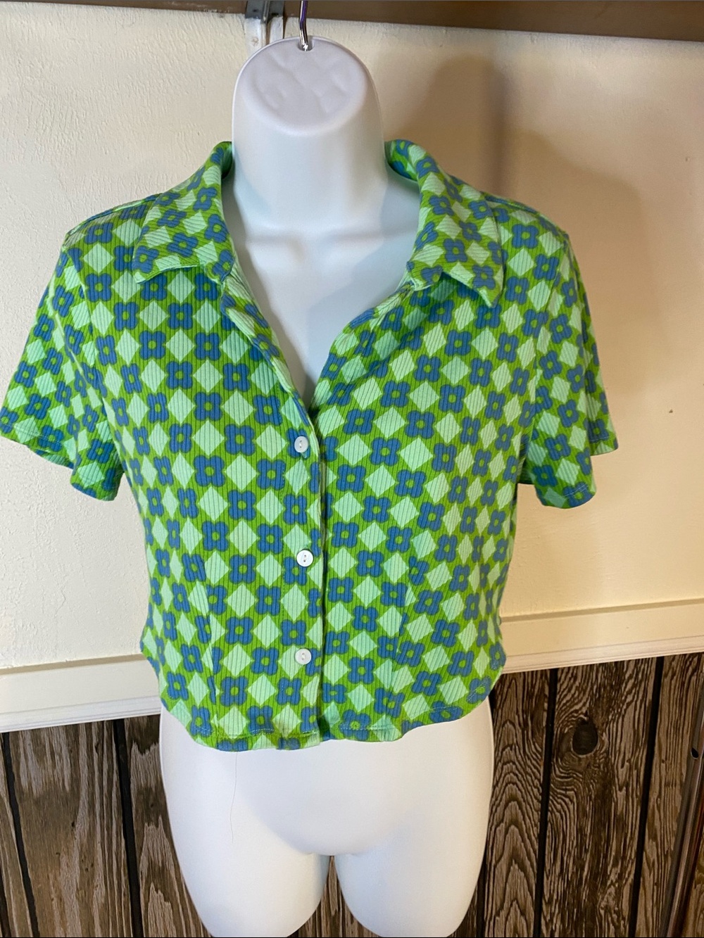 wild fable Green Floral Button-Down Cropped Shirt